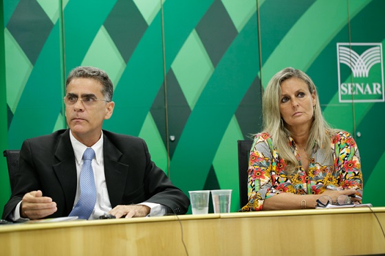 José Alberto Maia, do MTE, e Rosanne Zarattini, do SENAR Brasil